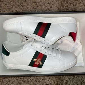 Women size 38 (8) Gucci sneakers